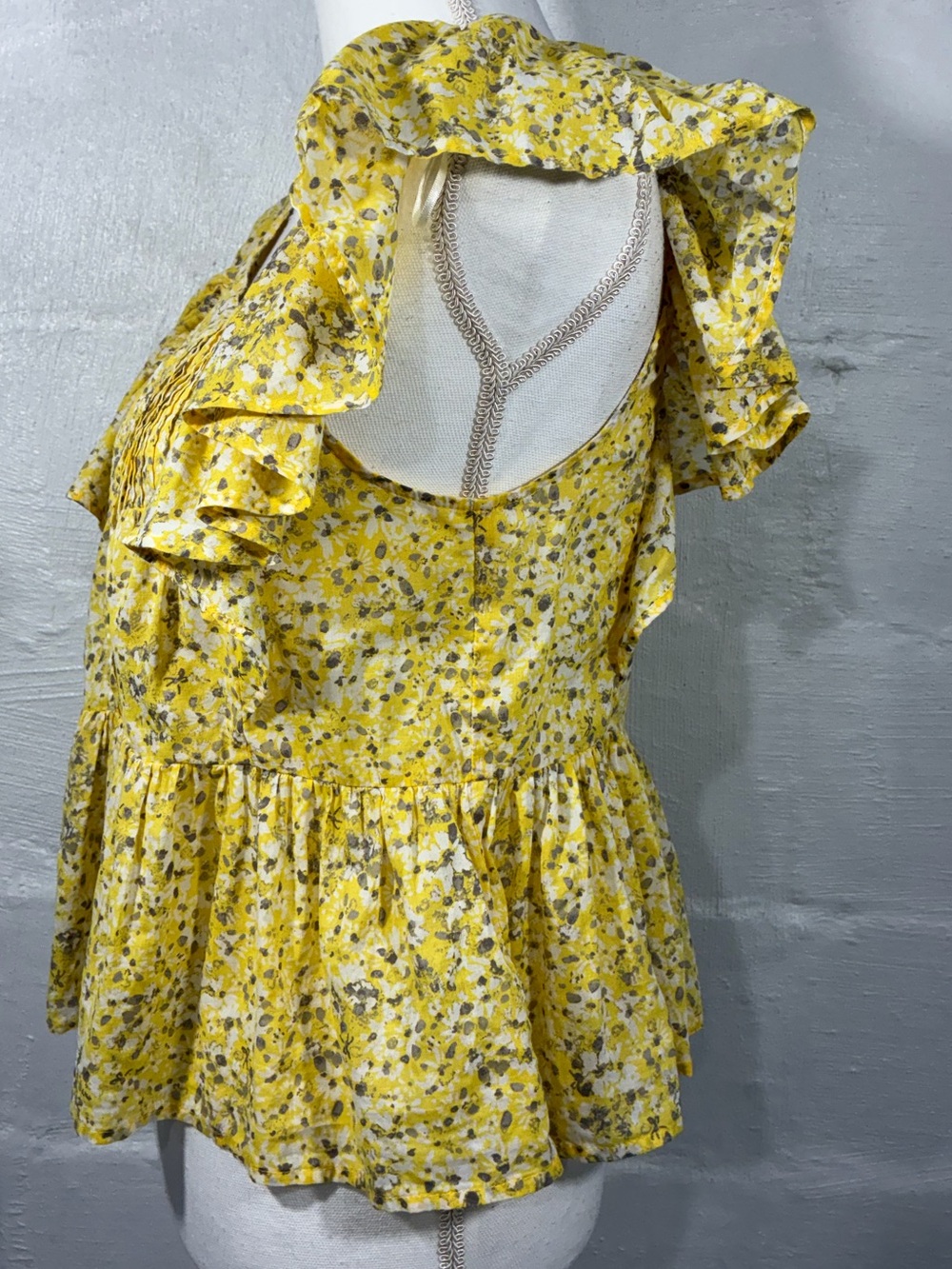 DIVIDED H&M FLORAL RUFFLE TOP - Picture 13 of 15